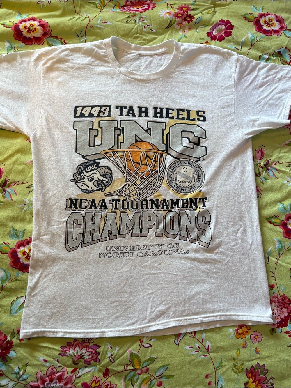 UNC Tar Heels vintage 1993 NCAA Tournament Champions white tee XL 28x23 EUC